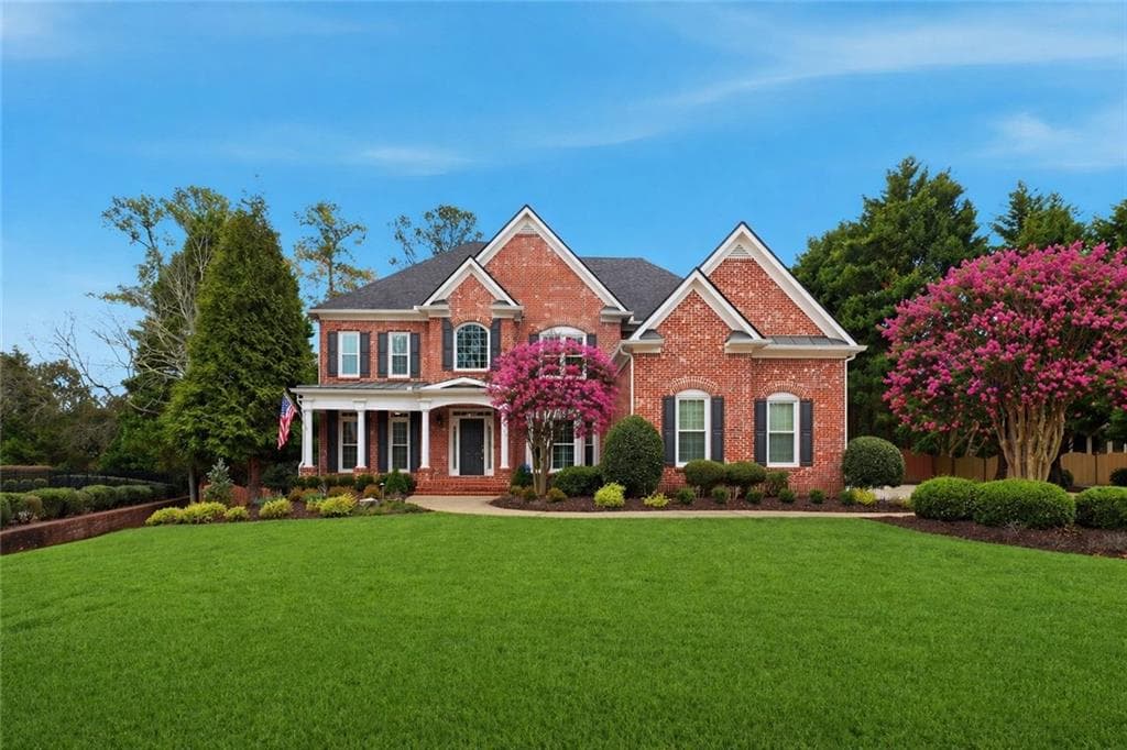 6 bedroom, 6 bathroom, 4,919 sq ft single family residence sold at 7015 Gaineswood Drive, Roswell, GA 30076
