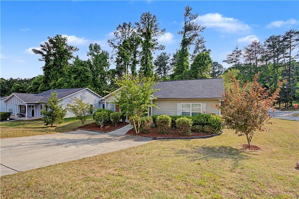 3 bedroom, 2 bathroom, 1,436 sq ft single family residence under contract at 90 Kerwood Court, Austell, GA 30168 — photo 4
