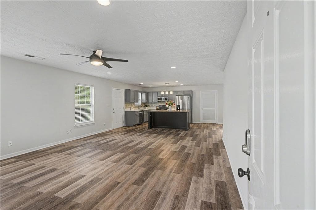 3 bedroom, 2 bathroom, 1,436 sq ft single family residence under contract at 90 Kerwood Court, Austell, GA 30168 — photo 6