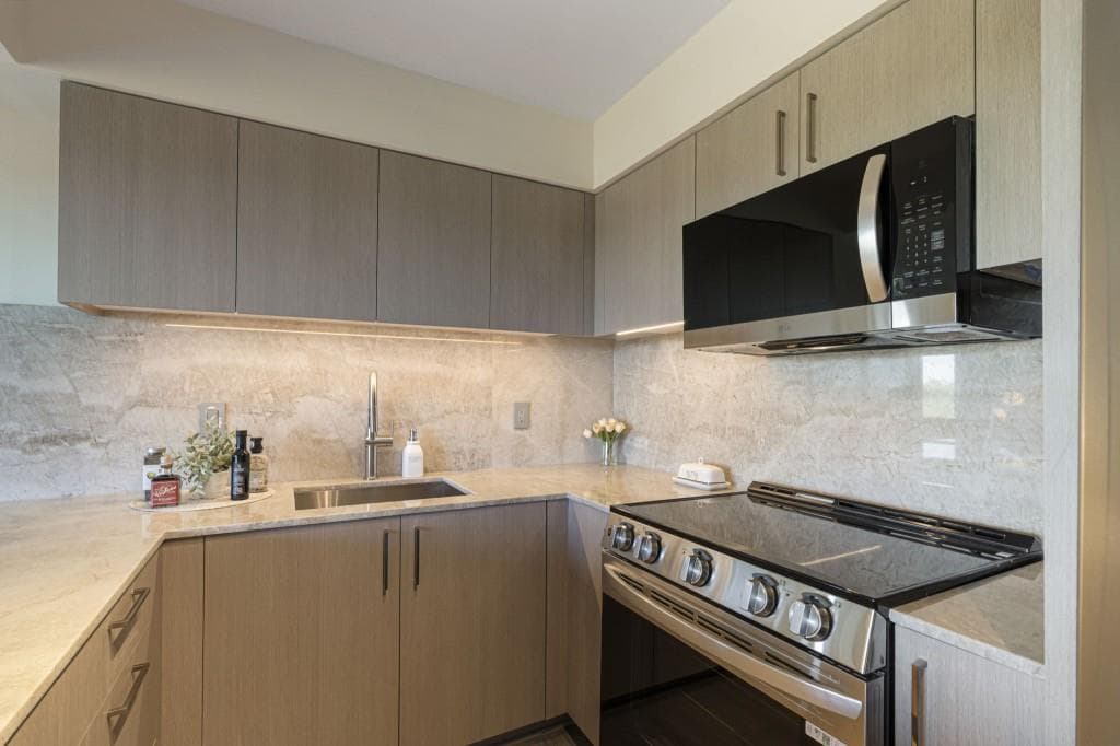 2 bedroom, 2 bathroom, 1,120 sq ft condominium under contract at 2460 Peachtree Road TS-02, Atlanta, GA 30305 — photo 9