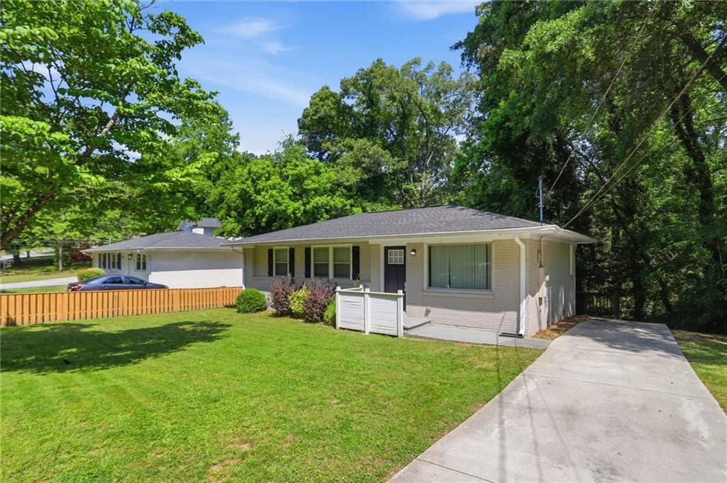 2 bedroom, 2 bathroom, 960 sq ft single family residence for sale at 3575 Fairburn Place, Atlanta, GA 30331 — photo 2