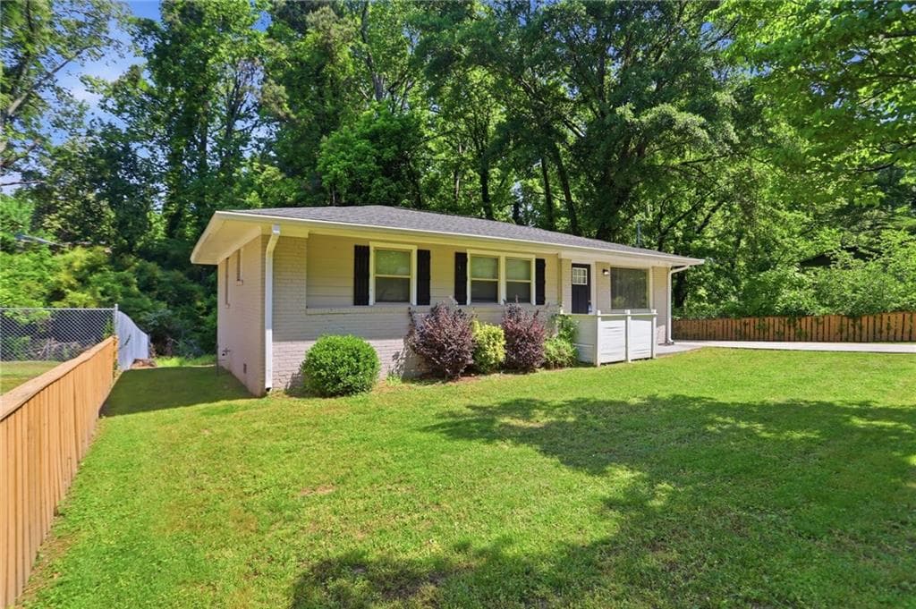 2 bedroom, 2 bathroom, 960 sq ft single family residence for sale at 3575 Fairburn Place, Atlanta, GA 30331 — photo 3