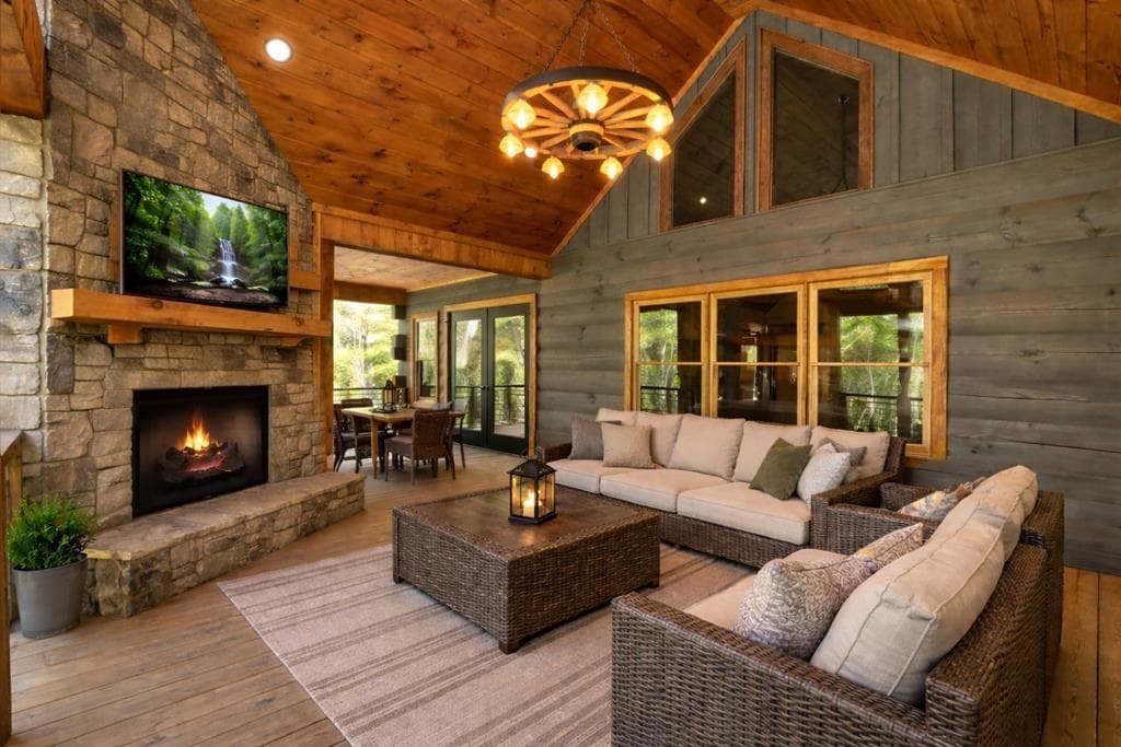 3 bedroom, 3 bathroom, 2,788 sq ft single family residence for sale at 245 Moonstone Drive, Ellijay, GA 30540 — photo 6
