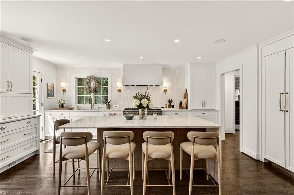 6 bedroom, 8 bathroom, 7,340 sq ft single family residence for sale at 4917 Rebel Trail, Atlanta, GA 30327 — photo 5