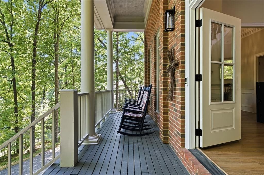 4 bedroom, 4 bathroom, 3,464 sq ft single family residence under contract at 130 Farm Hill Circle, Roswell, GA 30075 — photo 5