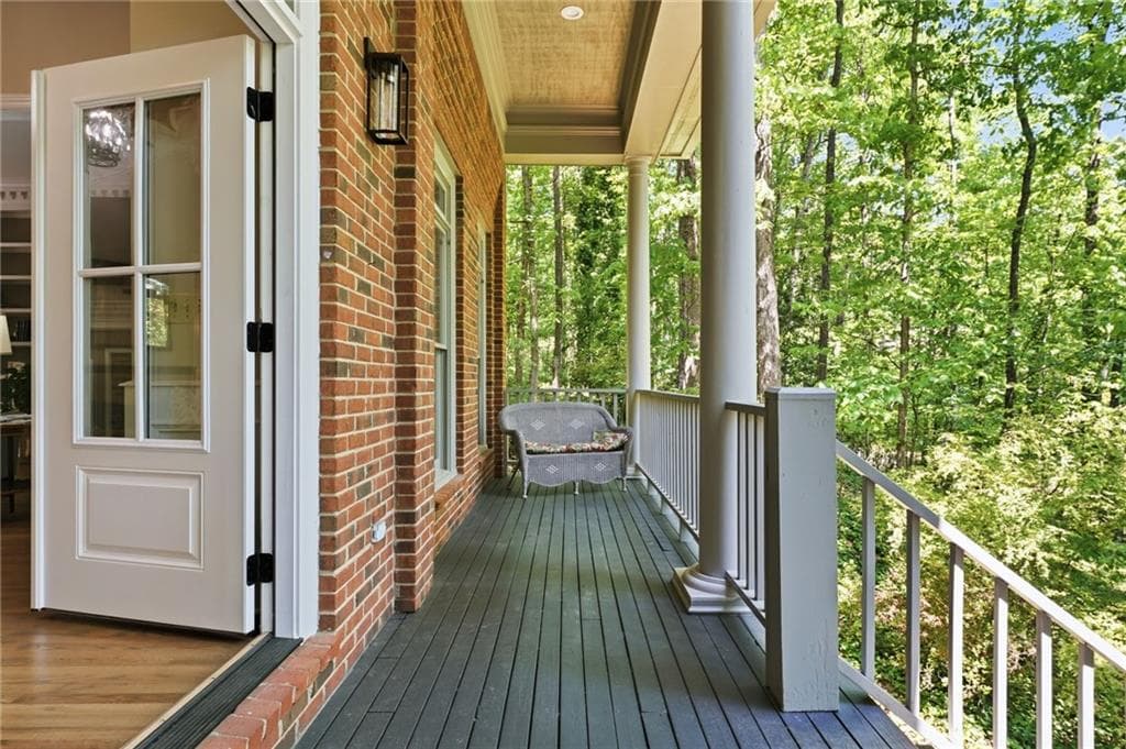 4 bedroom, 4 bathroom, 3,464 sq ft single family residence under contract at 130 Farm Hill Circle, Roswell, GA 30075 — photo 6