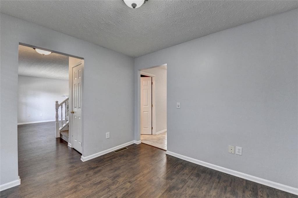3 bedroom, 3 bathroom, 1,907 sq ft single family residence for sale at 3270 Spincaster Way, Loganville, GA 30052 — photo 8