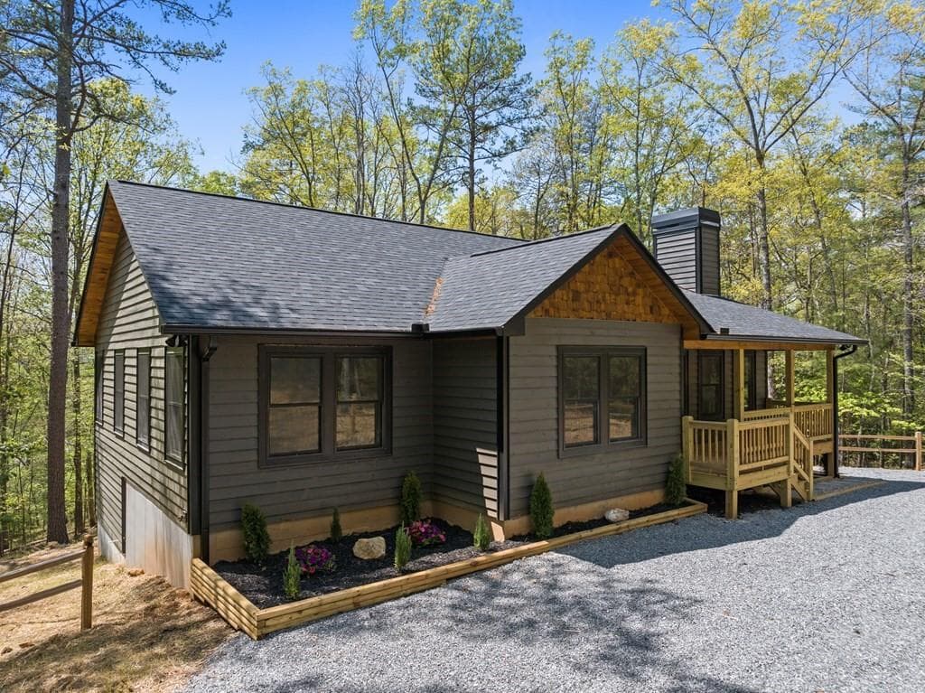3 bedroom, 2 bathroom, 1,524 sq ft single family residence under contract at 150 Williams Branch Drive, Morganton, GA 30560 — photo 3