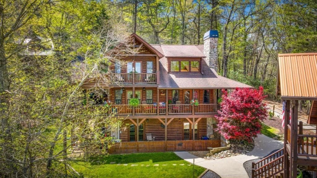 4 bedroom, 4 bathroom, 2,240 sq ft single family residence for sale at 245 Davenport Mountain Road 3, Blue Ridge, GA 30513 — photo 1 of 72
