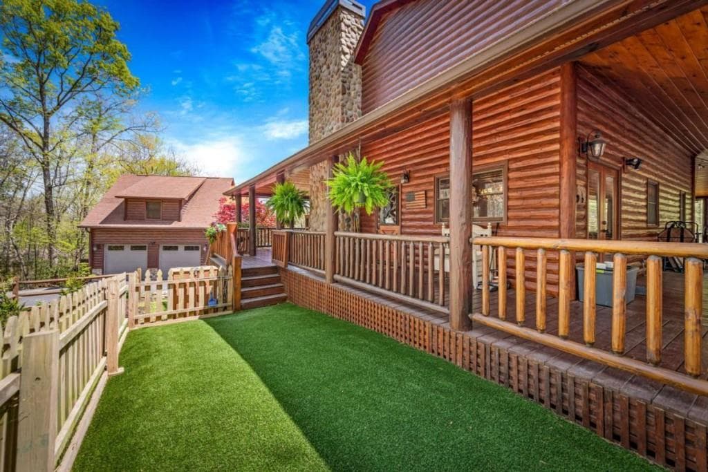 4 bedroom, 4 bathroom, 2,240 sq ft single family residence for sale at 245 Davenport Mountain Road 3, Blue Ridge, GA 30513 — photo 4
