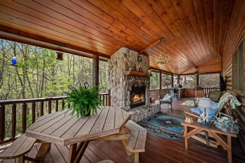 4 bedroom, 4 bathroom, 2,240 sq ft single family residence for sale at 245 Davenport Mountain Road 3, Blue Ridge, GA 30513 — photo 7