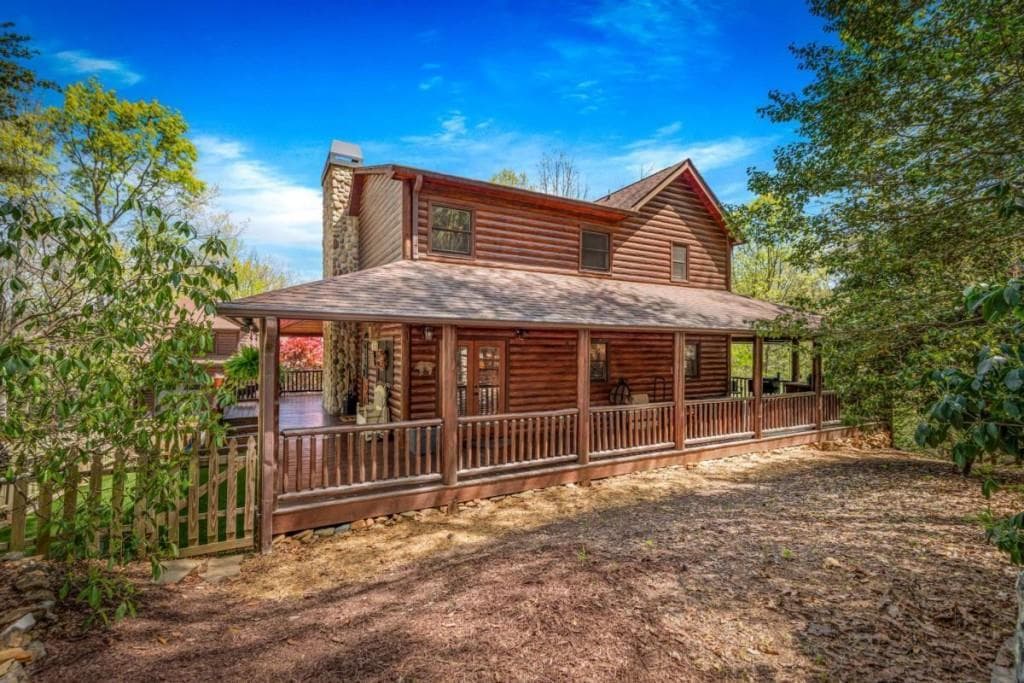 4 bedroom, 4 bathroom, 2,240 sq ft single family residence for sale at 245 Davenport Mountain Road 3, Blue Ridge, GA 30513 — photo 8
