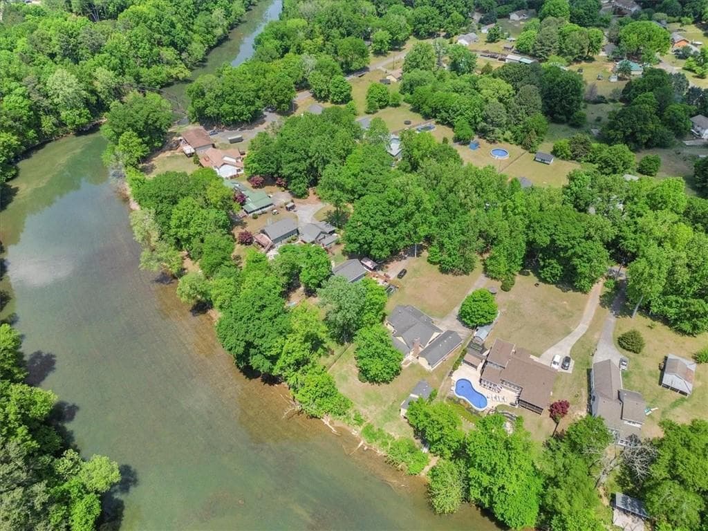 2 bedroom, 2 bathroom, 1,362 sq ft single family residence for sale at 20 Milam Circle, Cartersville, GA 30120 — photo 3