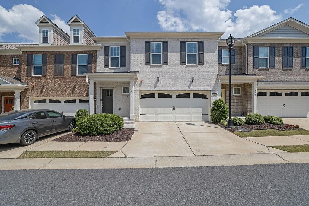 221 Ellis Lane, Woodstock, GA 30189 — most recent listing photo