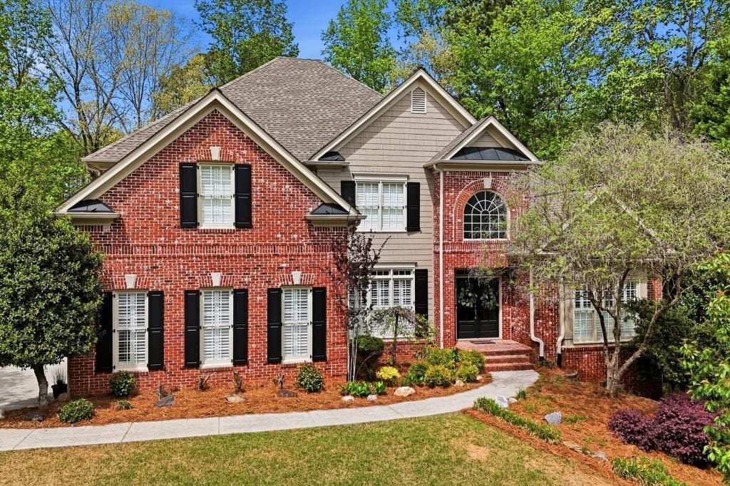 6 bedroom, 5 bathroom, 5,985 sq ft single family residence under contract at 313 Meadow Lark Crossing, Canton, GA 30114 — photo 3