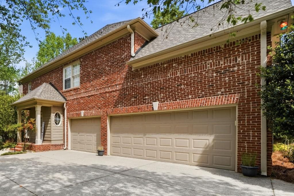 6 bedroom, 5 bathroom, 5,985 sq ft single family residence under contract at 313 Meadow Lark Crossing, Canton, GA 30114 — photo 4
