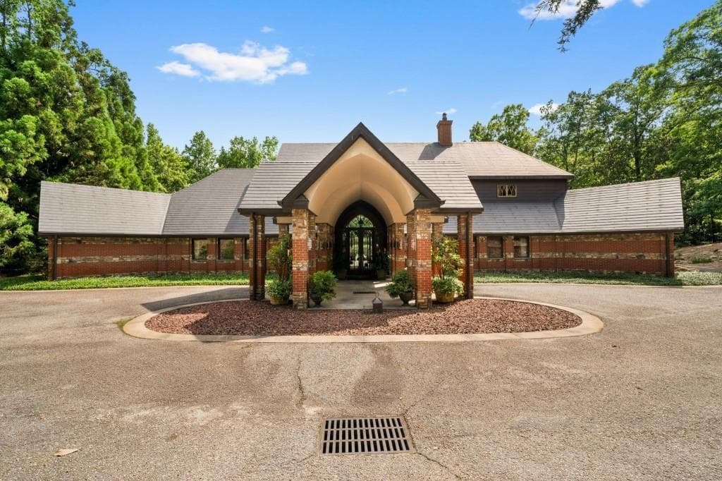 4 bedroom, 6 bathroom, 6,583 sq ft single family residence for sale at 114 Lees Lake Road, Fayetteville, GA 30214 — photo 8