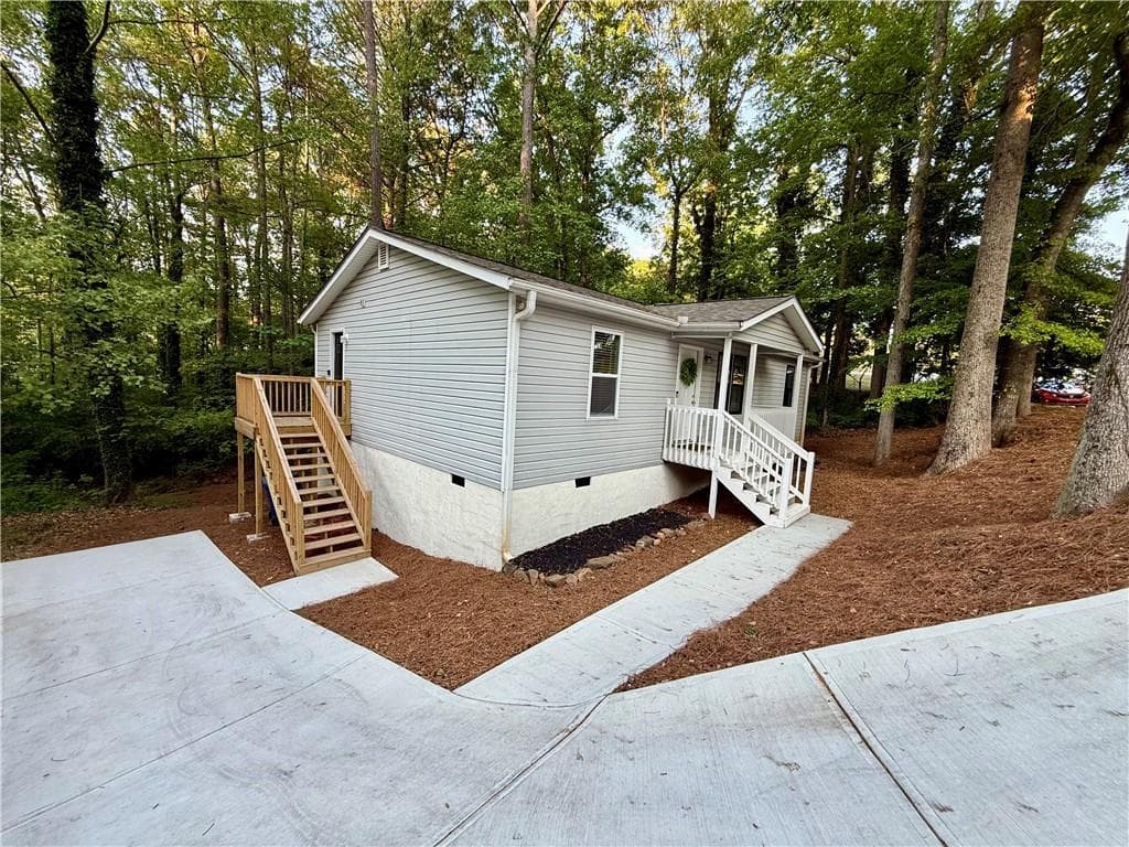 3 bedroom, 2 bathroom, 1,144 sq ft single family residence under contract at 140 Rosewood Drive, Dallas, GA 30132 — photo 2