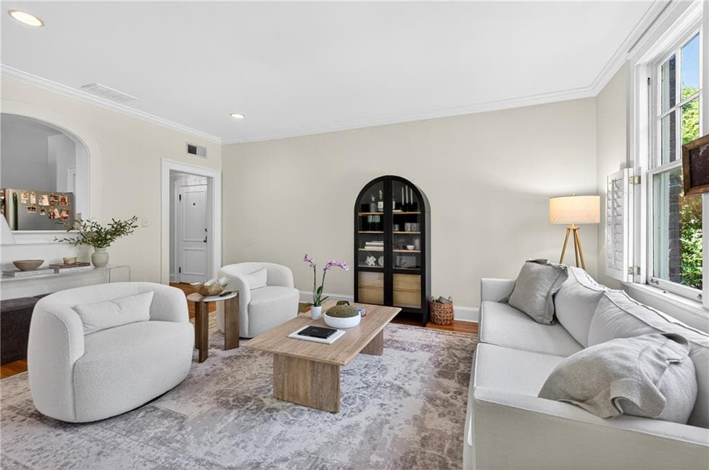 2 bedroom, 1 bathroom, 976 sq ft condominium for rent at 20 Collier Road 15, Atlanta, GA 30309 for $2,500 a month — photo 5