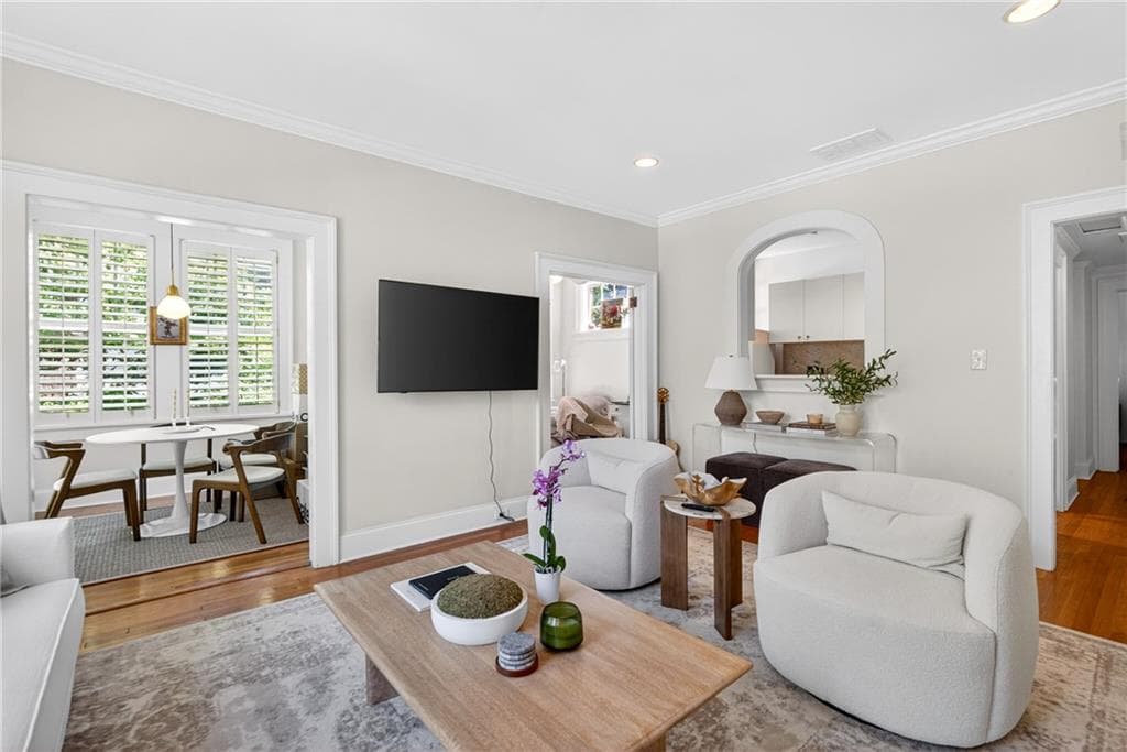 2 bedroom, 1 bathroom, 976 sq ft condominium for rent at 20 Collier Road 15, Atlanta, GA 30309 for $2,500 a month — photo 7