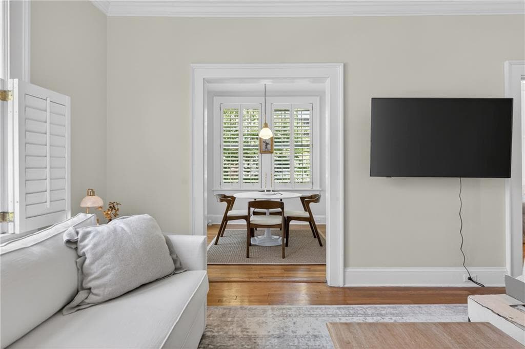 2 bedroom, 1 bathroom, 976 sq ft condominium for rent at 20 Collier Road 15, Atlanta, GA 30309 for $2,500 a month — photo 8