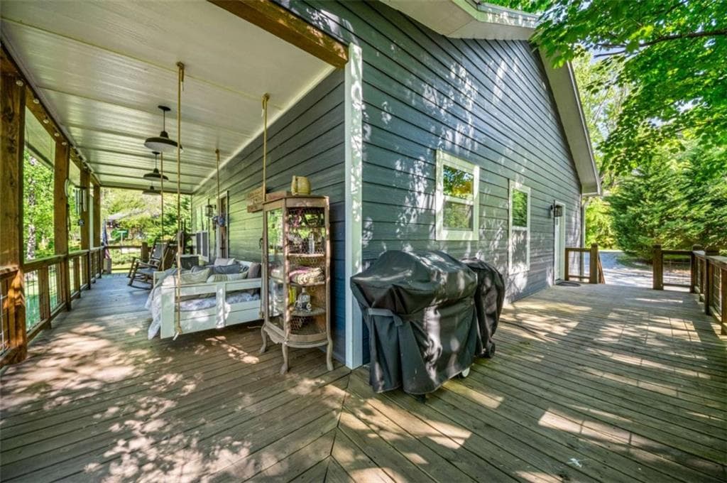 1 bedroom, 2 bathroom, 720 sq ft single family residence for sale at 45 Hall Lane, Clayton, GA 30525 — photo 3