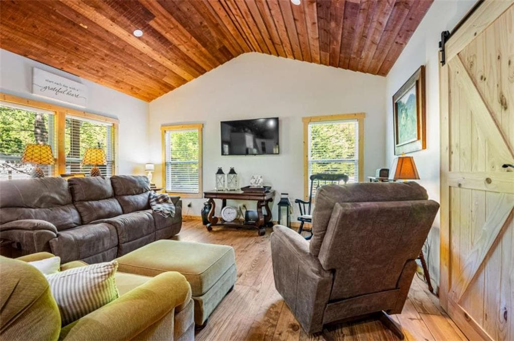 1 bedroom, 2 bathroom, 720 sq ft single family residence for sale at 45 Hall Lane, Clayton, GA 30525 — photo 6