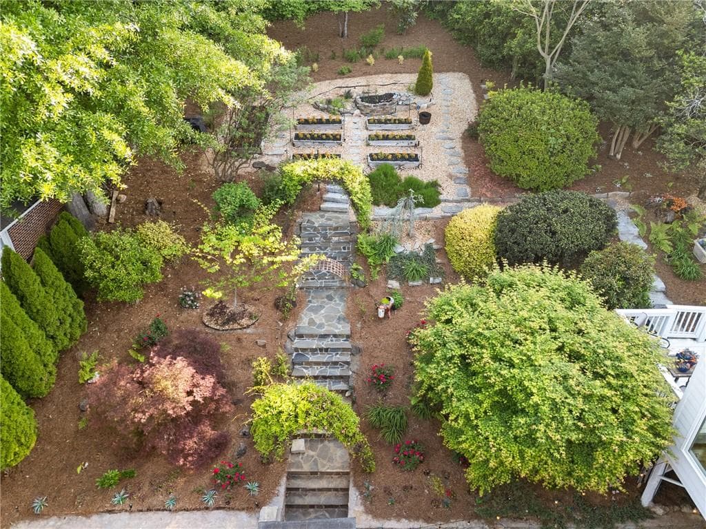 4 bedroom, 3 bathroom, 3,668 sq ft single family residence for sale at 561 Peachtree Battle Avenue, Atlanta, GA 30305 — photo 4