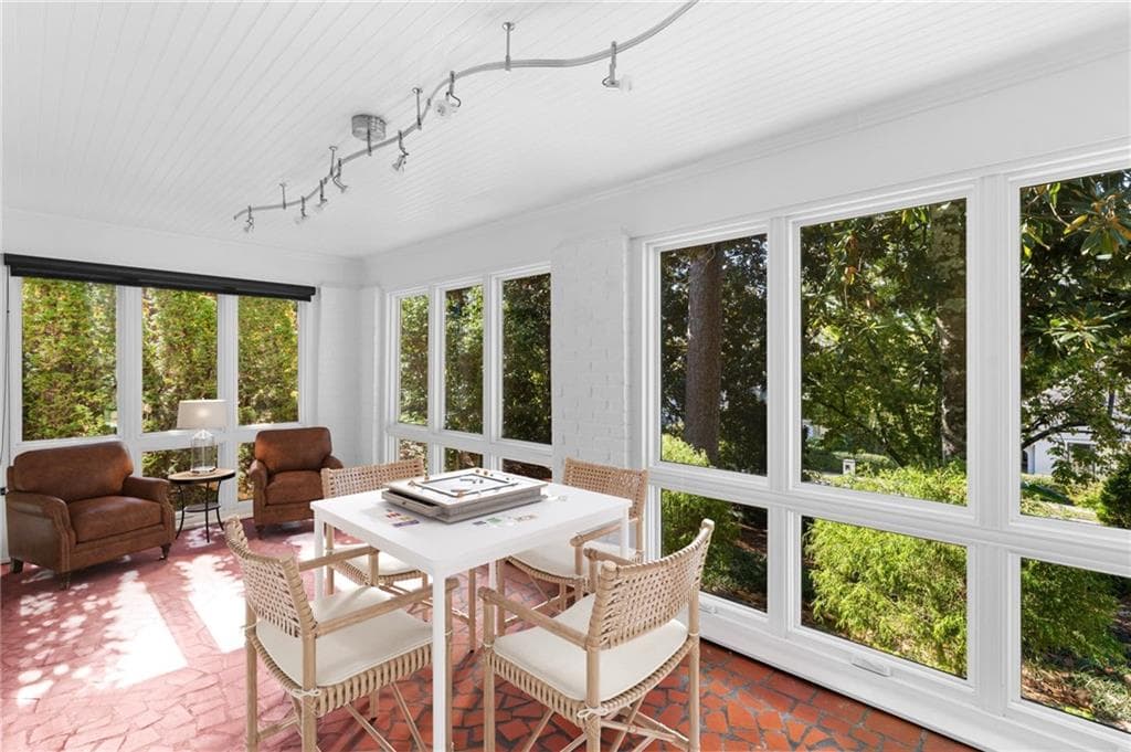 4 bedroom, 3 bathroom, 3,668 sq ft single family residence for sale at 561 Peachtree Battle Avenue, Atlanta, GA 30305 — photo 8