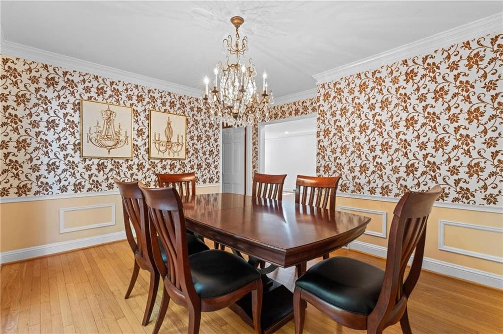 4 bedroom, 3 bathroom, 3,668 sq ft single family residence for sale at 561 Peachtree Battle Avenue, Atlanta, GA 30305 — photo 9