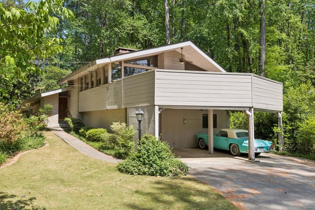 4 bedroom, 3 bathroom, 2,740 sq ft single family residence for sale at 2001 Castleway Lane, Atlanta, GA 30345