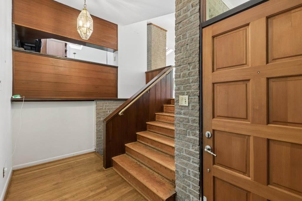 4 bedroom, 3 bathroom, 2,740 sq ft single family residence for sale at 2001 Castleway Lane, Atlanta, GA 30345 — photo 6