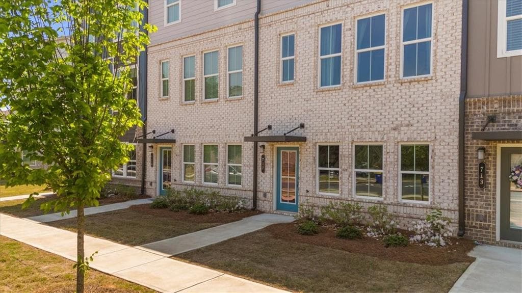 3 bedroom, 4 bathroom, 1,972 sq ft townhouse for sale at 717 Payton Lane, Acworth, GA 30102 — photo 8