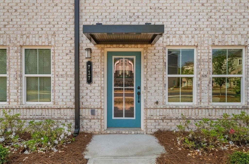 3 bedroom, 4 bathroom, 1,972 sq ft townhouse for sale at 717 Payton Lane, Acworth, GA 30102