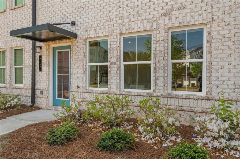 3 bedroom, 4 bathroom, 1,972 sq ft townhouse for sale at 717 Payton Lane, Acworth, GA 30102 — photo 9