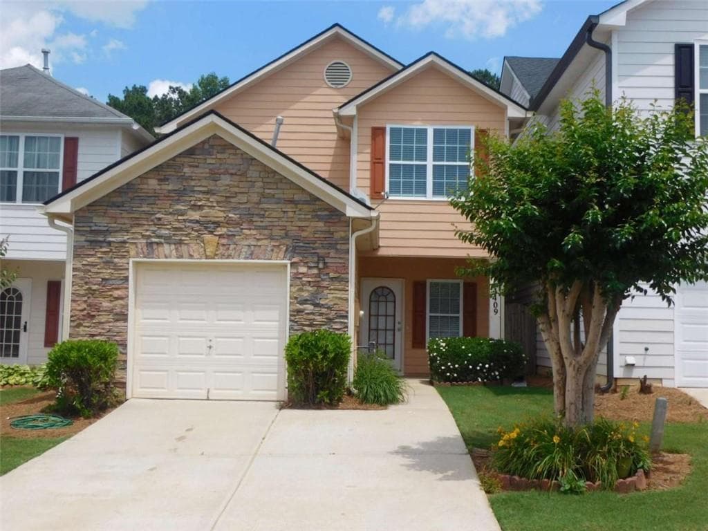 3 bedroom, 3 bathroom, 1,404 sq ft single family residence for rent at 4409 Plum Frost Court, Oakwood, GA 30566 for $1,750 a month — photo 2