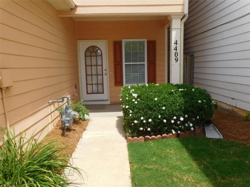 3 bedroom, 3 bathroom, 1,404 sq ft single family residence for rent at 4409 Plum Frost Court, Oakwood, GA 30566 for $1,750 a month — photo 5