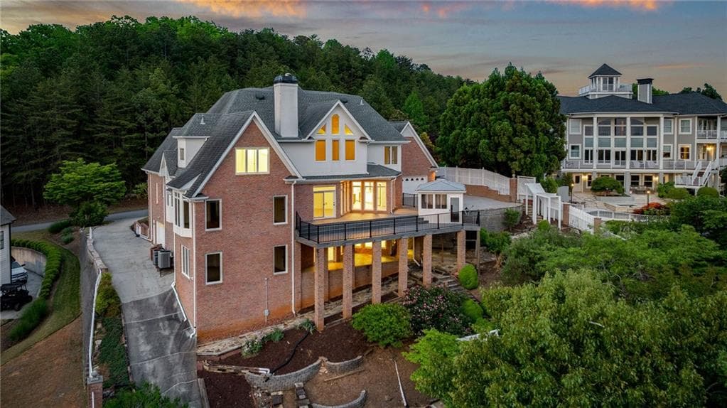 6 bedroom, 5 bathroom, 6,010 sq ft single family residence for sale at 3143 Winding Lake Drive, Gainesville, GA 30504 — photo 7