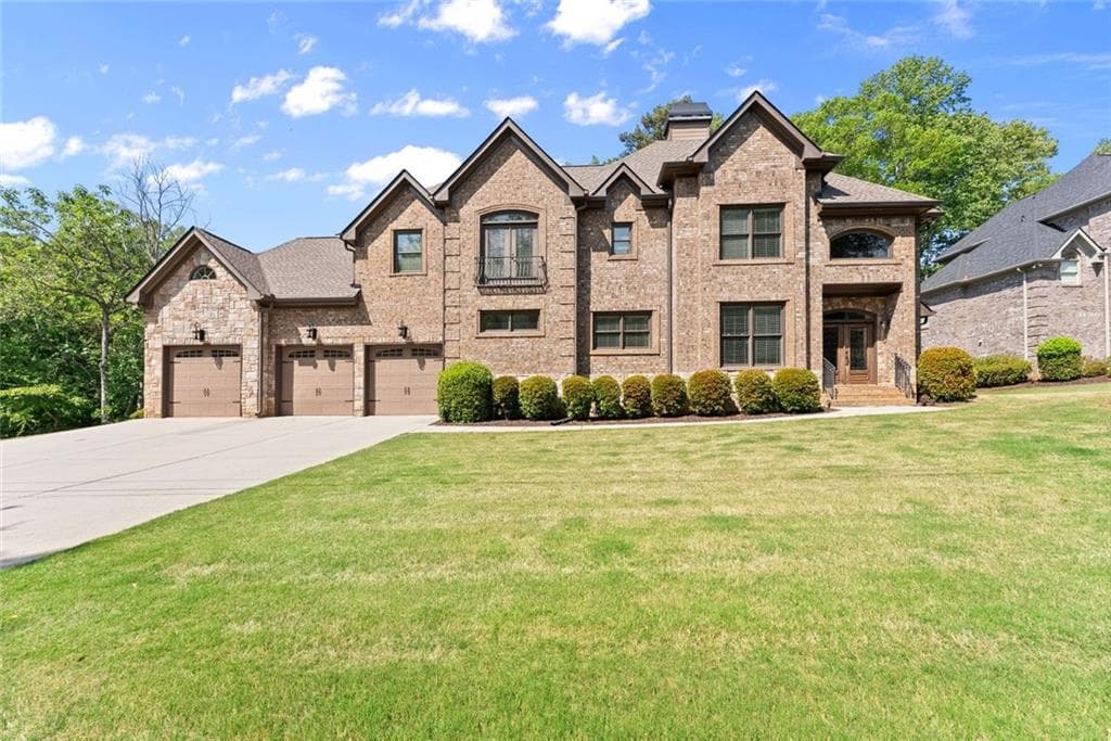 4 bedroom, 4 bathroom, 5,318 sq ft single family residence under contract at 3109 Simpson Park Road, Gainesville, GA 30506 — photo 2