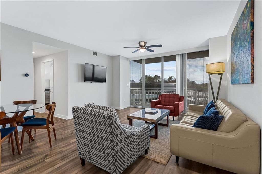 2 bedroom, 2 bathroom, 1,266 sq ft condominium for sale at 3338 Peachtree Road 702, Atlanta, GA 30326 — photo 1 of 41