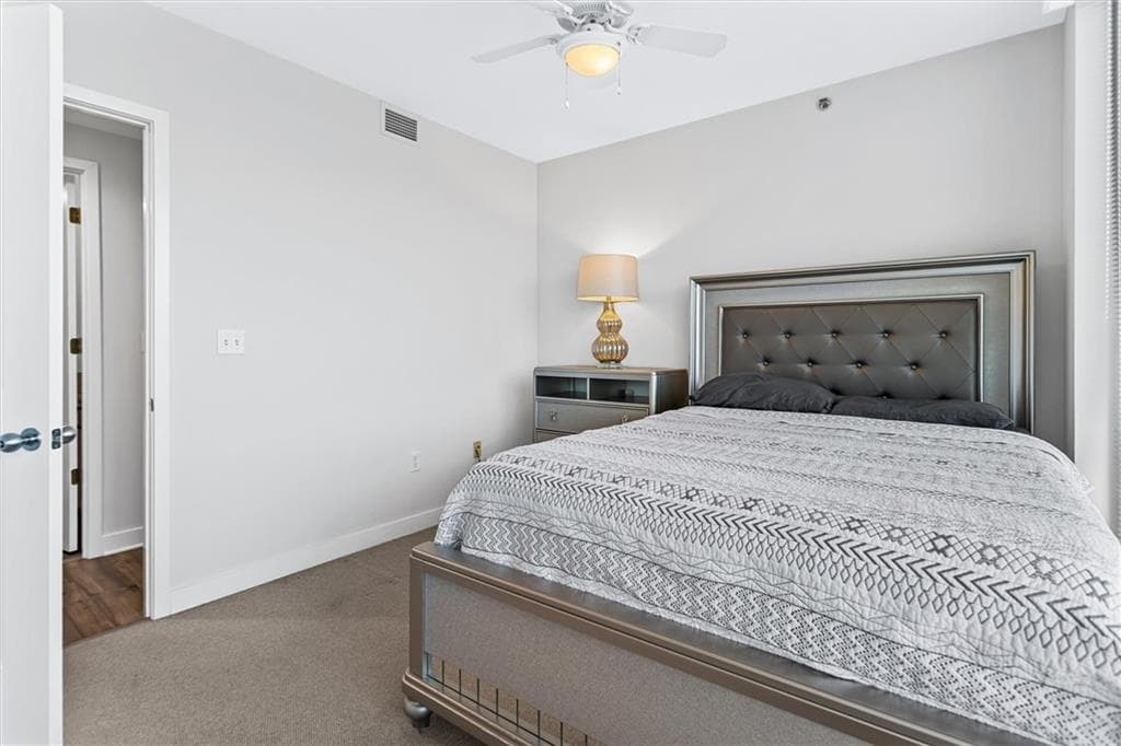 2 bedroom, 2 bathroom, 1,266 sq ft condominium for sale at 3338 Peachtree Road 702, Atlanta, GA 30326 — photo 6