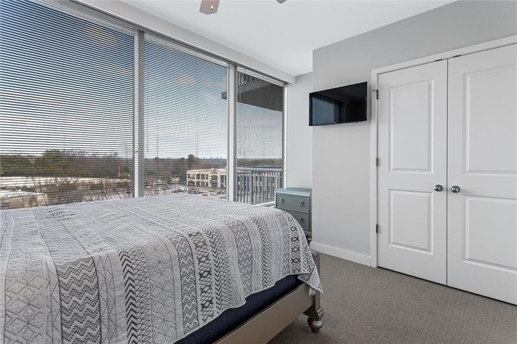 2 bedroom, 2 bathroom, 1,266 sq ft condominium for sale at 3338 Peachtree Road 702, Atlanta, GA 30326 — photo 7