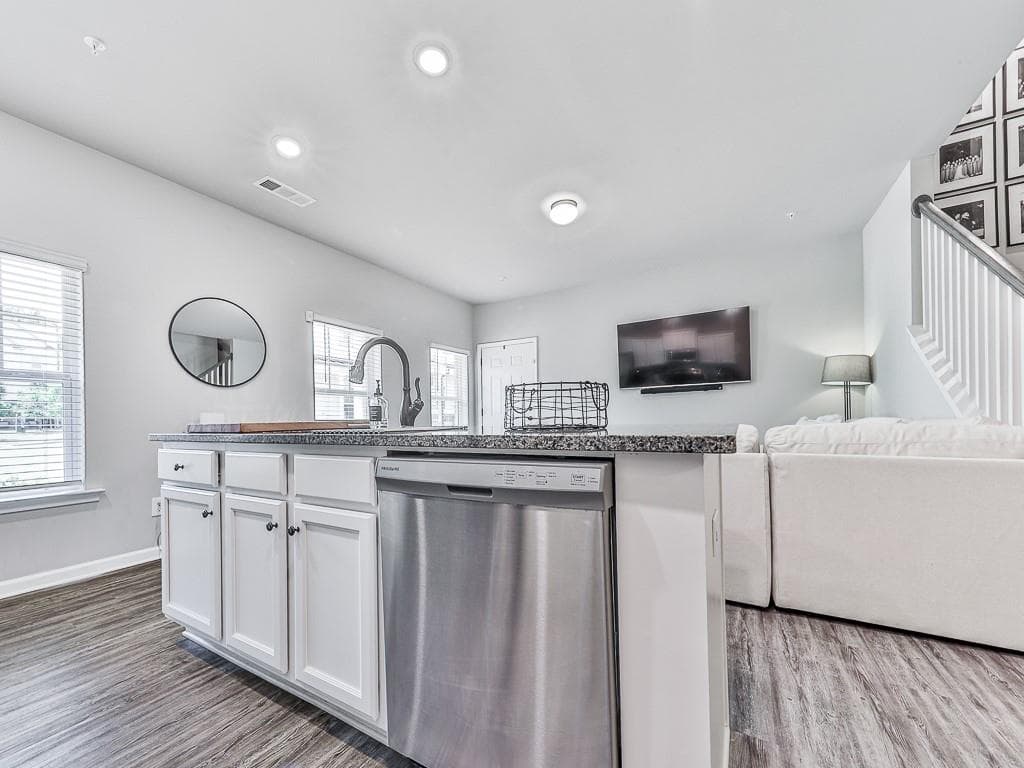 3 bedroom, 3 bathroom, 1,751 sq ft townhouse for sale at 2103 Wesson Court, Kennesaw, GA 30144 — photo 9