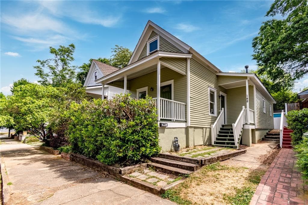 3 bedroom, 2 bathroom, 1,461 sq ft single family residence sold at 148 Savannah Street, Atlanta, GA 30316