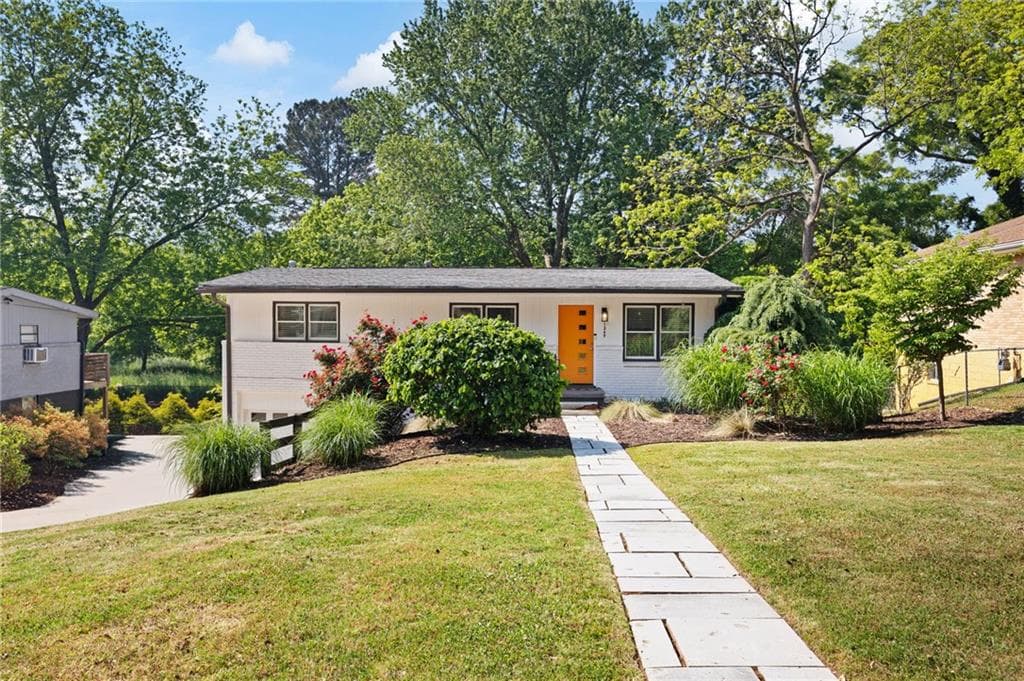 3 bedroom, 2 bathroom, 1,092 sq ft single family residence for sale at 1269 Lynwyn Lane, Atlanta, GA 30316 — photo 3