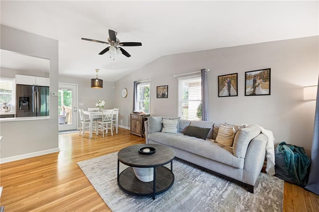3 bedroom, 2 bathroom, 1,092 sq ft single family residence for sale at 1269 Lynwyn Lane, Atlanta, GA 30316 — photo 2