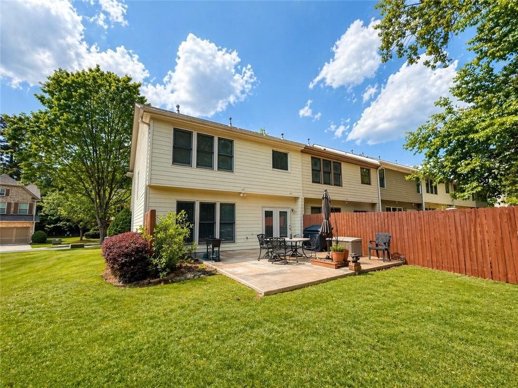 3 bedroom, 3 bathroom, 1,765 sq ft townhouse for sale at 1525 Winshire Cove, Alpharetta, GA 30004 — photo 2