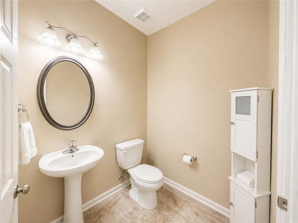 3 bedroom, 3 bathroom, 1,765 sq ft townhouse for sale at 1525 Winshire Cove, Alpharetta, GA 30004 — photo 10
