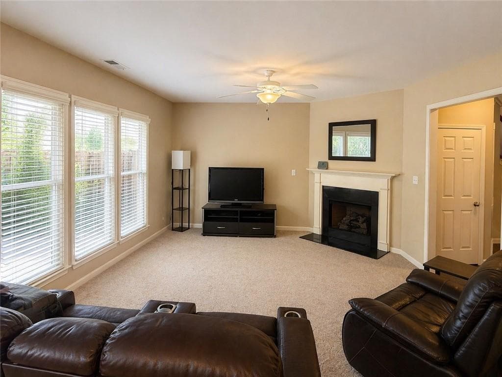 3 bedroom, 3 bathroom, 1,765 sq ft townhouse for sale at 1525 Winshire Cove, Alpharetta, GA 30004 — photo 6