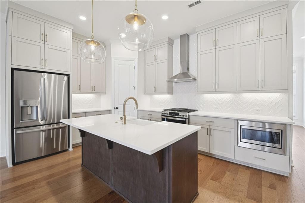 4 bedroom, 4 bathroom, 2,400 sq ft townhouse under contract at 1008 Crown Oak Street 37, Johns Creek, GA 30002